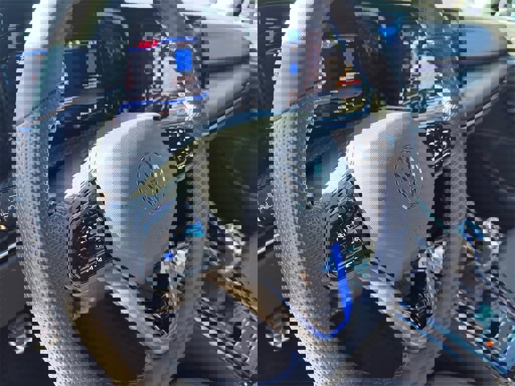 Used 2024 Volkswagen Golf R image 14