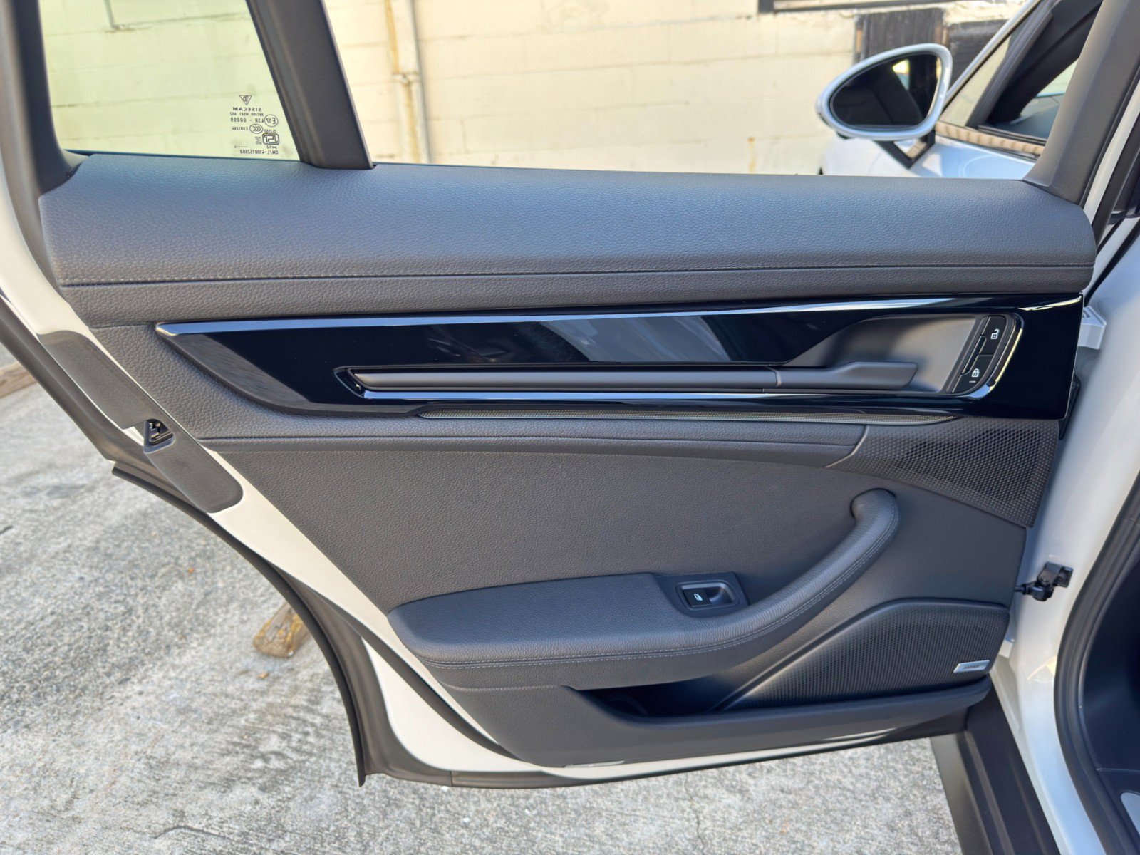 Used 2025 Porsche Panamera w/ Premium Package RWD image 46