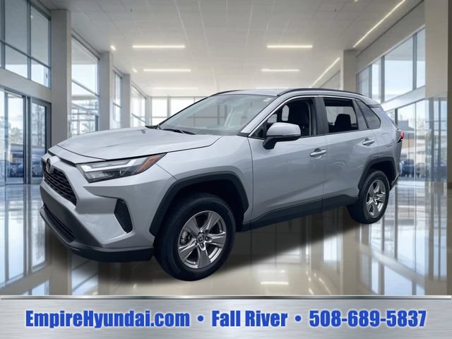 Used 2025 Toyota RAV4 XLE AWD/4WD image 1