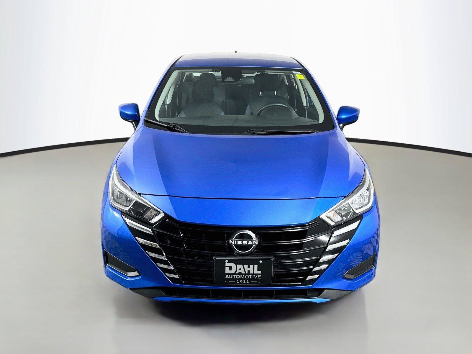 Used 2024 Nissan Versa SV FWD image 3