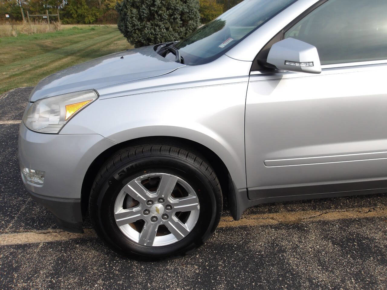 Used 2012 Chevrolet Traverse LT image 27