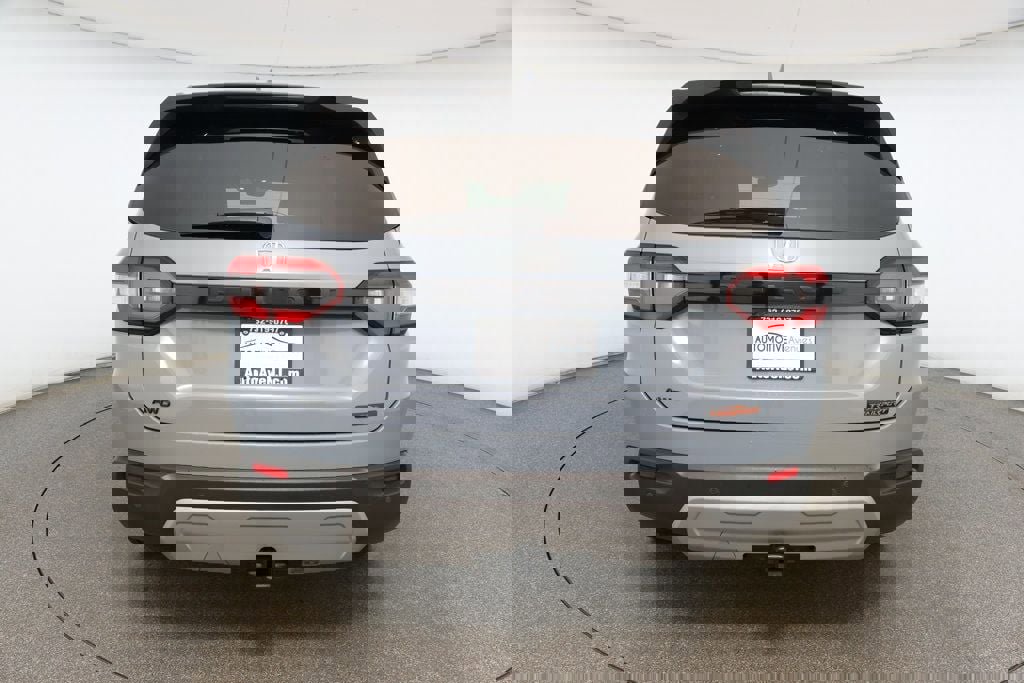 Used 2025 Honda Pilot TrailSport image 5