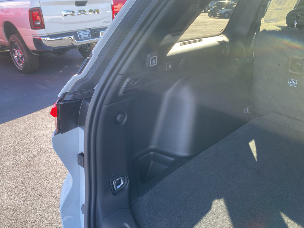 New 2027 Jeep Grand Cherokee Laredo X AWD/4WD image 12