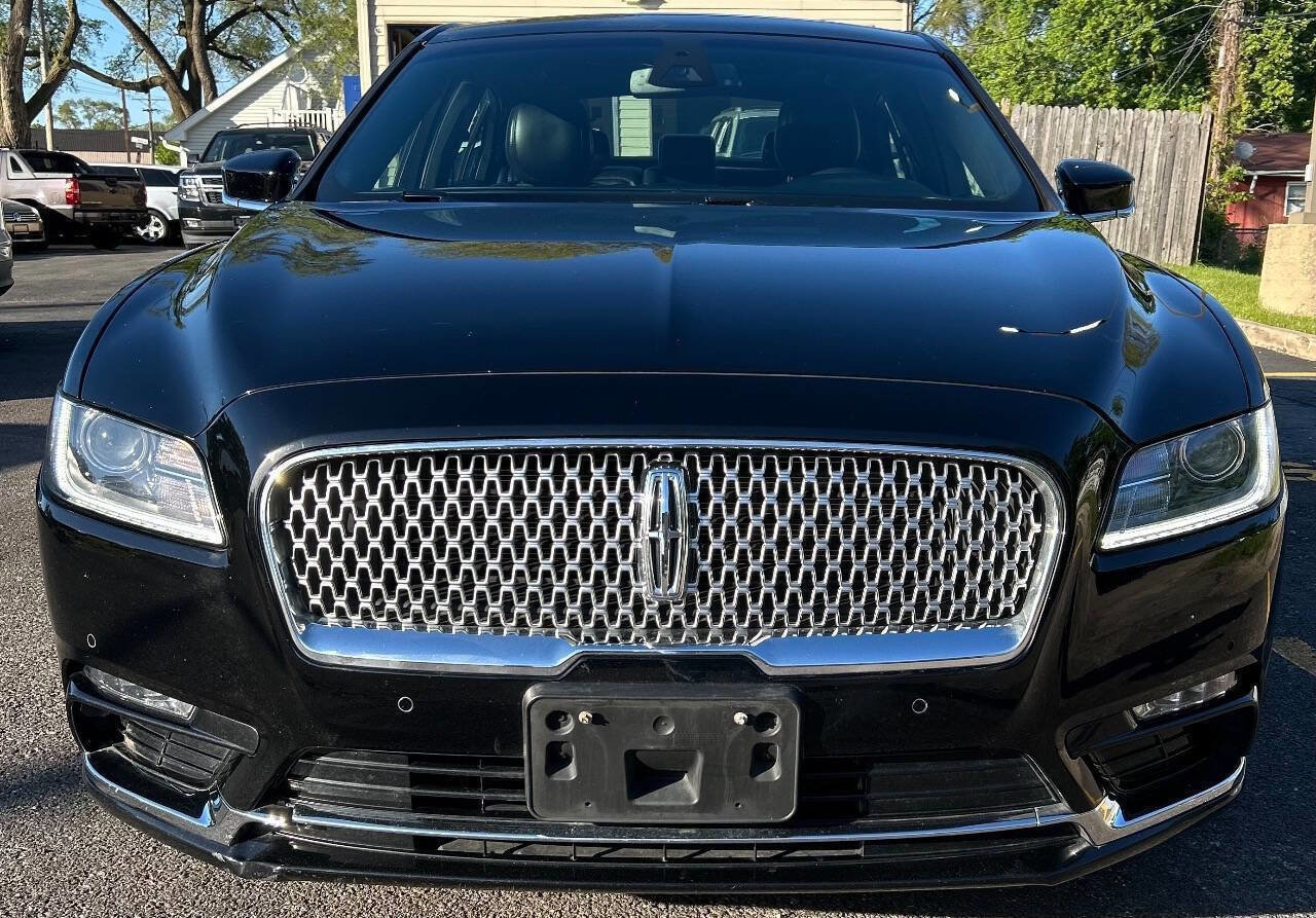 Used 2017 Lincoln Continental Select w/ Climate Package AWD/4WD image 3