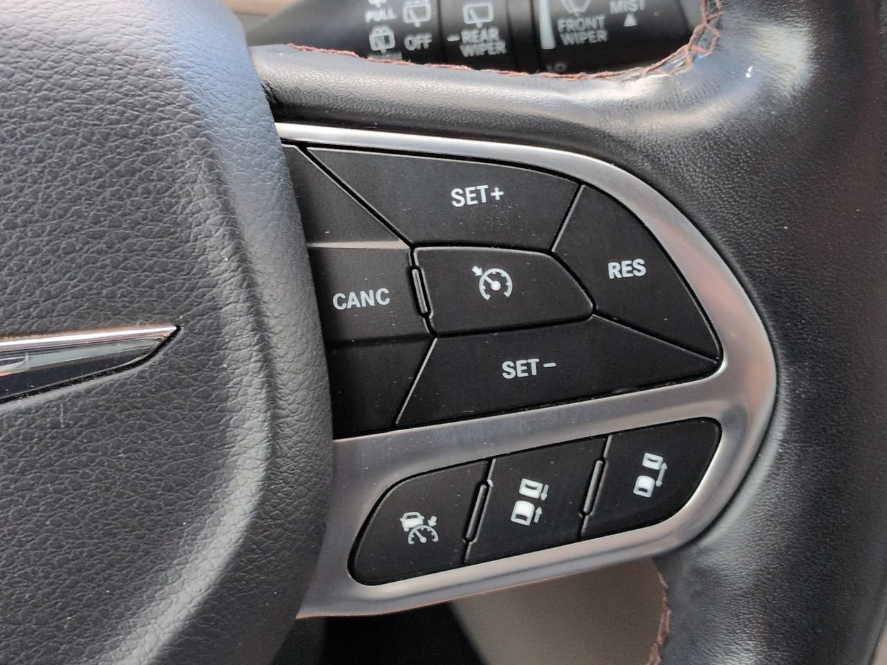 Used 2019 Chrysler Pacifica Touring-L Plus w/ Advanced Safetytec Group FWD image 27