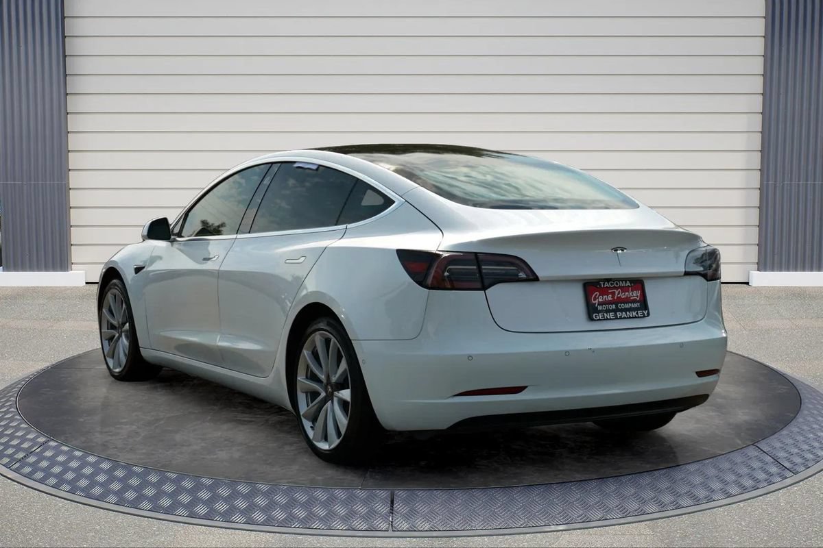 Used 2019 Tesla Model 3 Standard Range RWD image 5