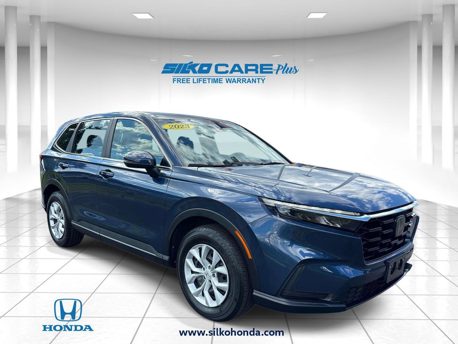 Used 2023 Honda CR-V LX image 1