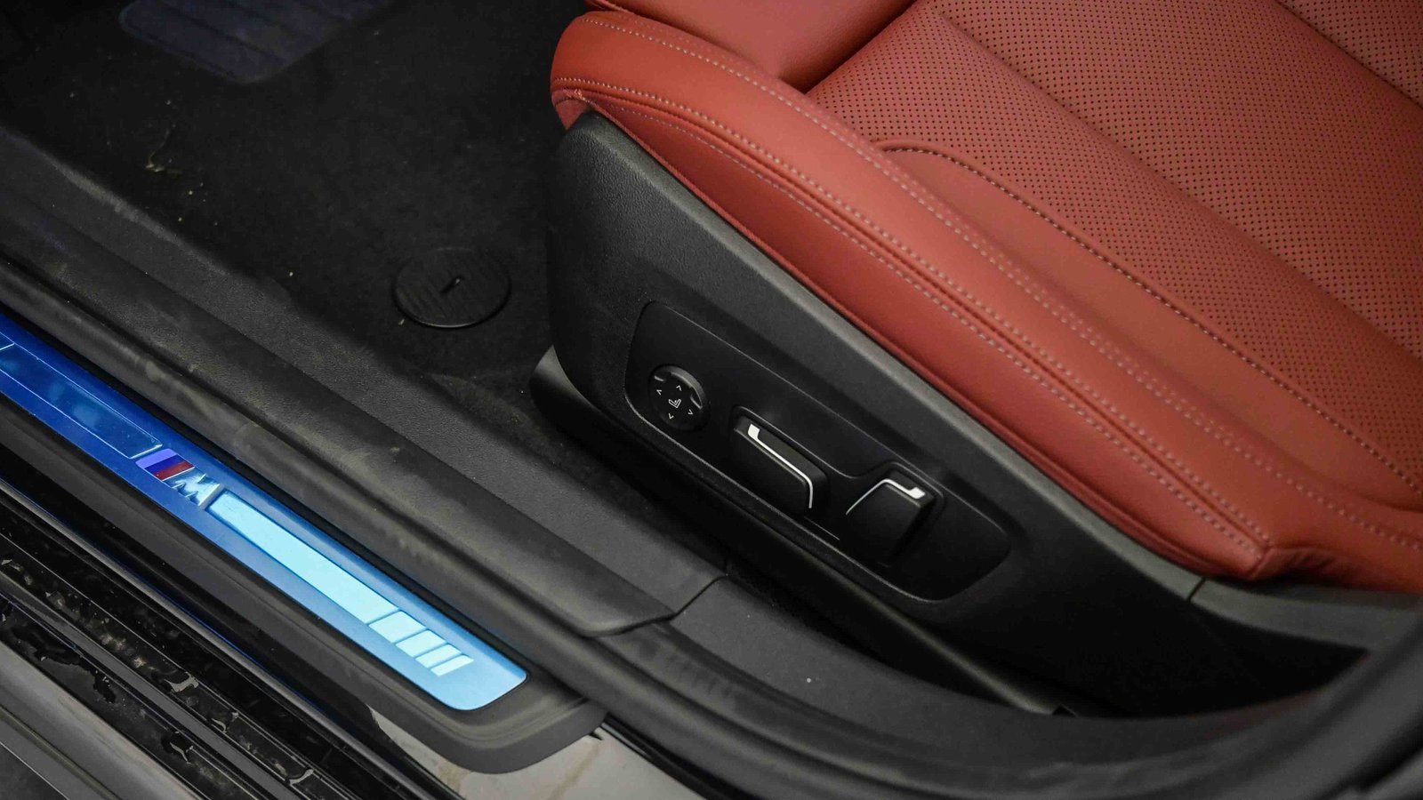 New 2026 BMW 330i Sedan w/ M Sport Package image 23