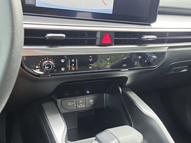 Certified 2024 Kia Sorento LX FWD image 24