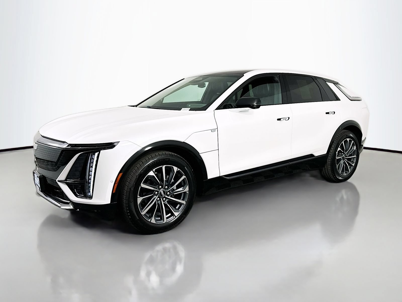 Used 2025 Cadillac Lyriq Sport w/ LPO, Floor Liner Package AWD/4WD image 3