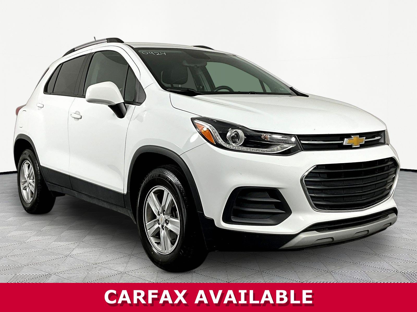 Used 2022 Chevrolet Trax LT w/ LT Convenience Package AWD/4WD image 3