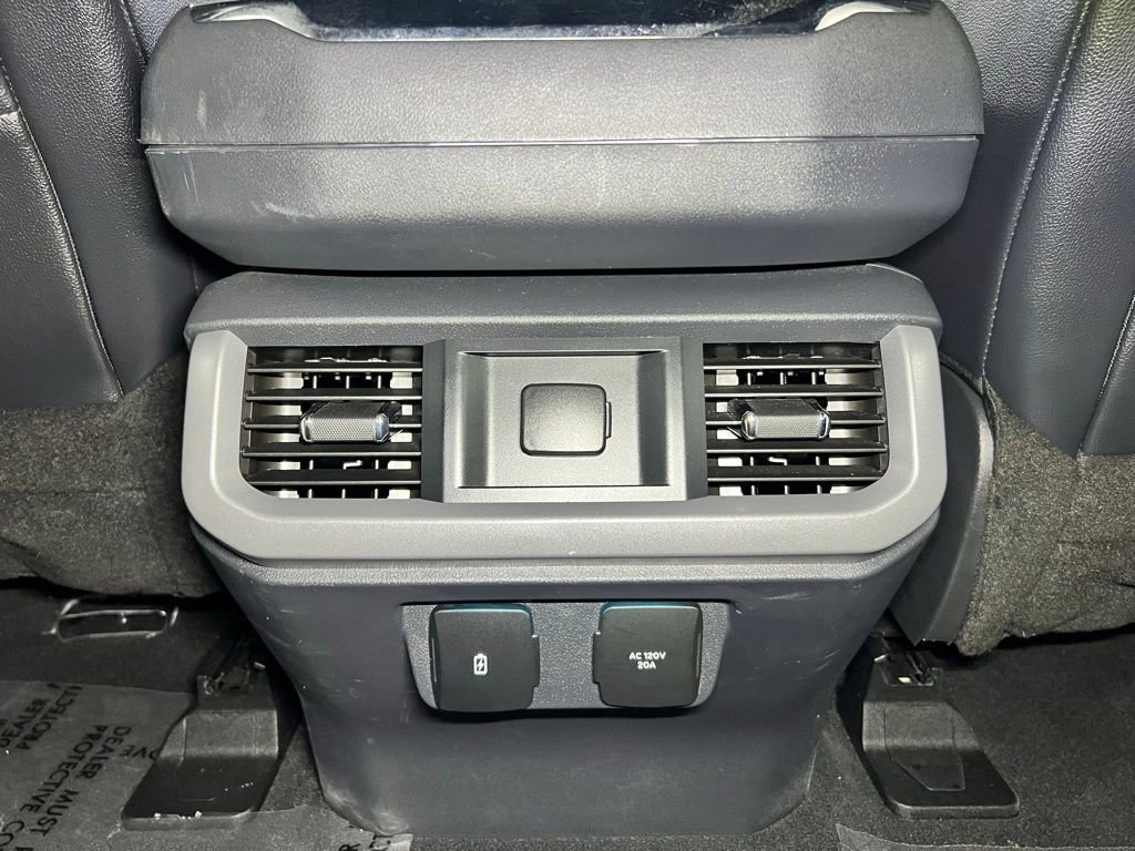 Used 2023 Ford F150 Lariat w/ Trailer Tow Package image 12