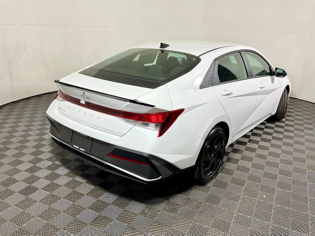 New 2026 Hyundai Elantra Sport FWD image 16