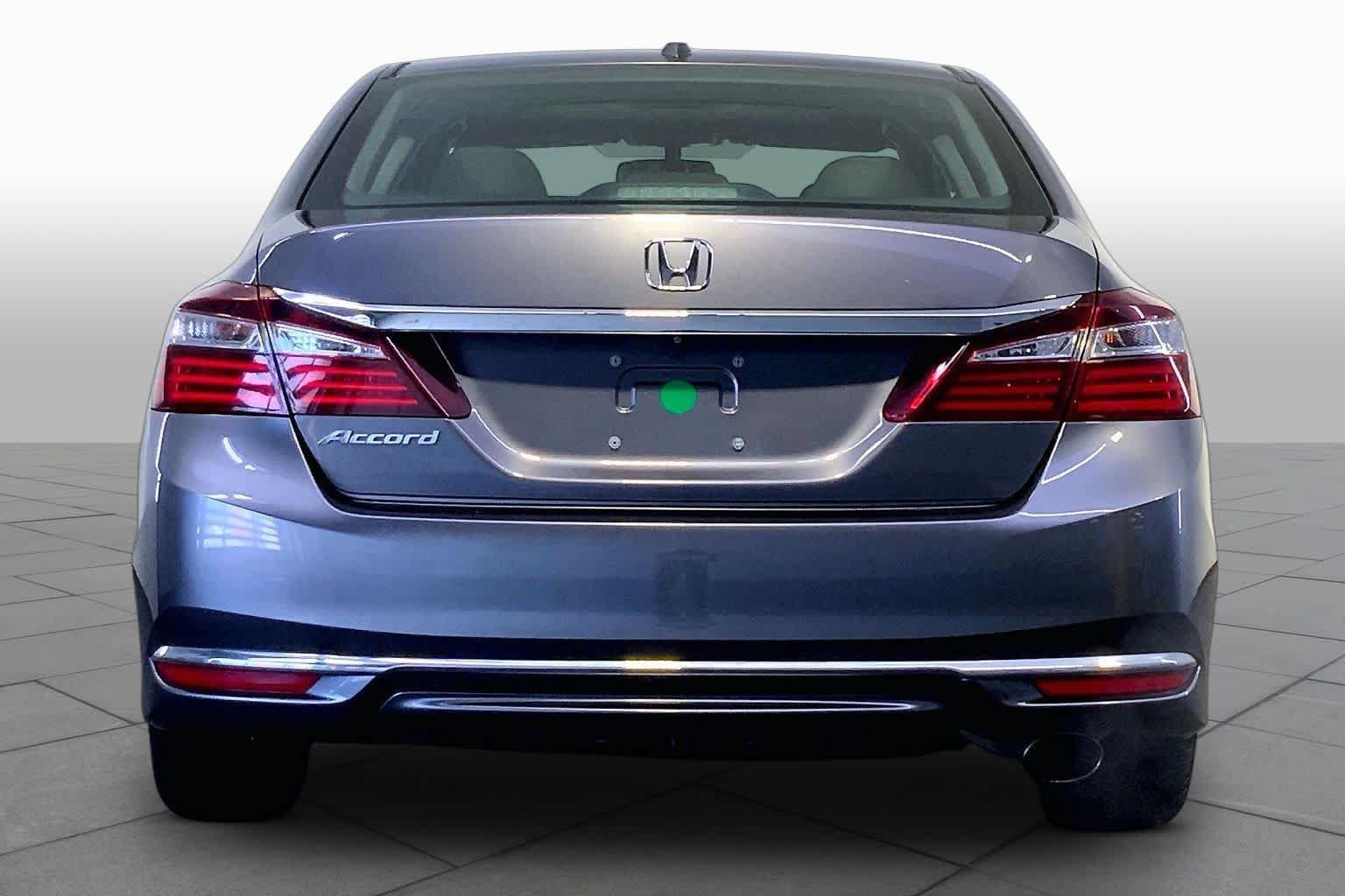 Used 2017 Honda Accord EX-L image 5