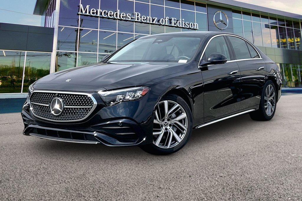 Certified 2024 Mercedes-Benz E 350 4MATIC Sedan image 4