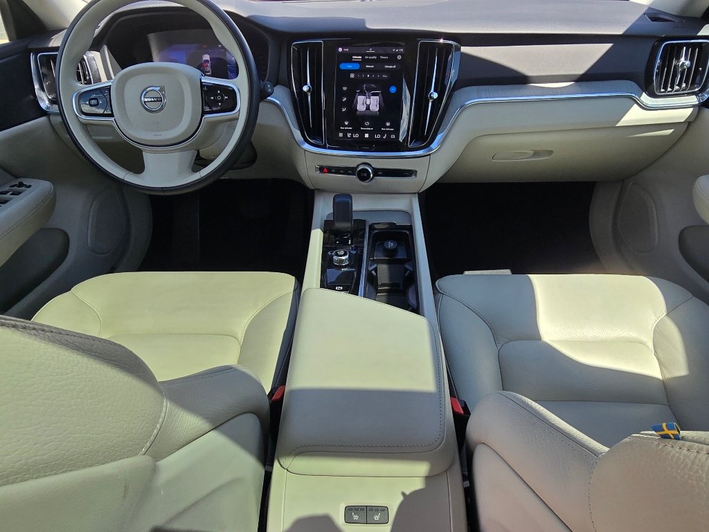 Used 2025 Volvo V60 B5 Cross Country Plus AWD/4WD image 26