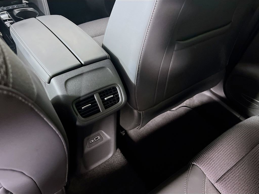 Certified 2023 Buick Envision Preferred w/ Sport Touring Package image 24