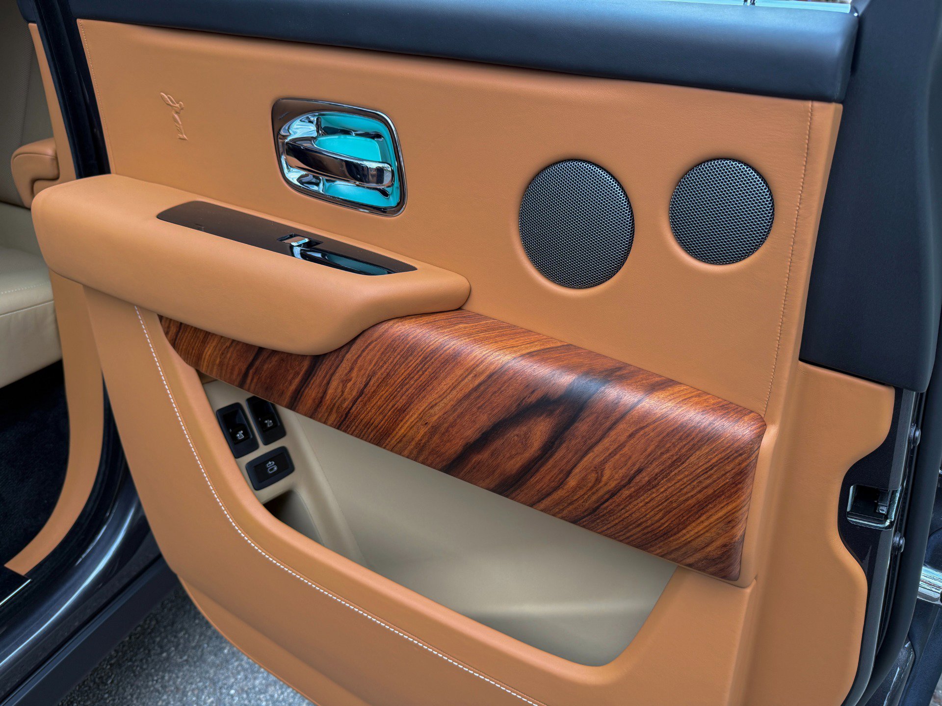 Used 2022 Rolls-Royce Cullinan AWD/4WD image 30