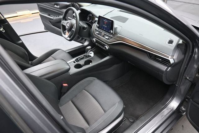 Used 2025 Nissan Altima 2.5 SV AWD/4WD image 45