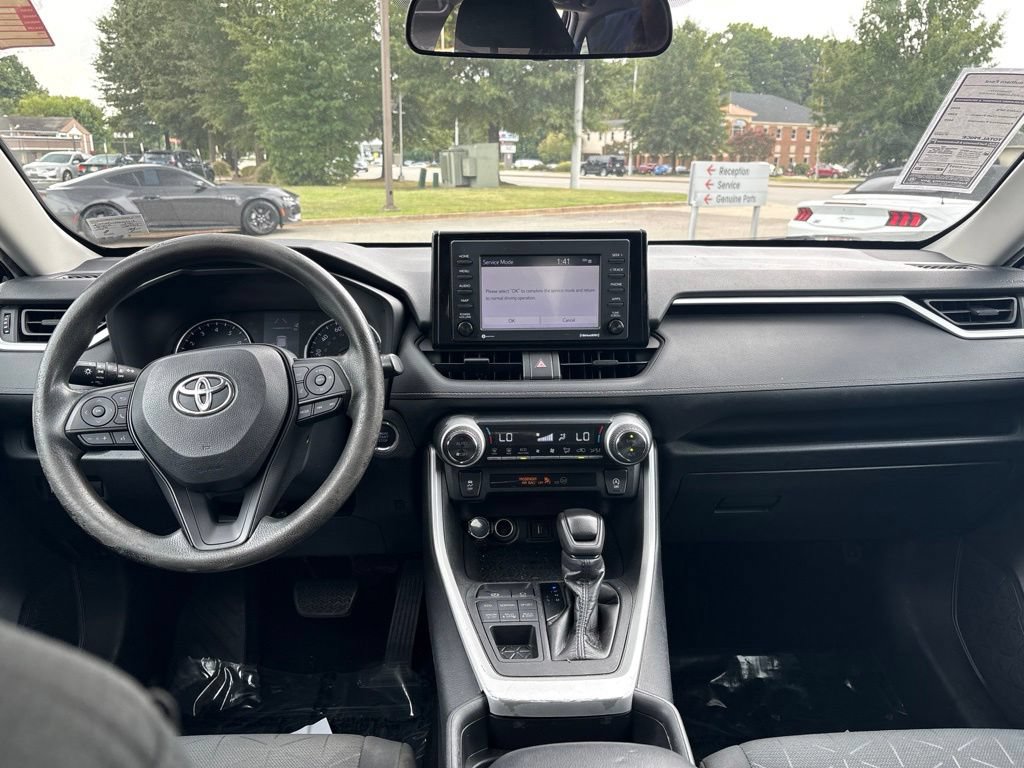 Used 2021 Toyota RAV4 XLE AWD/4WD image 26