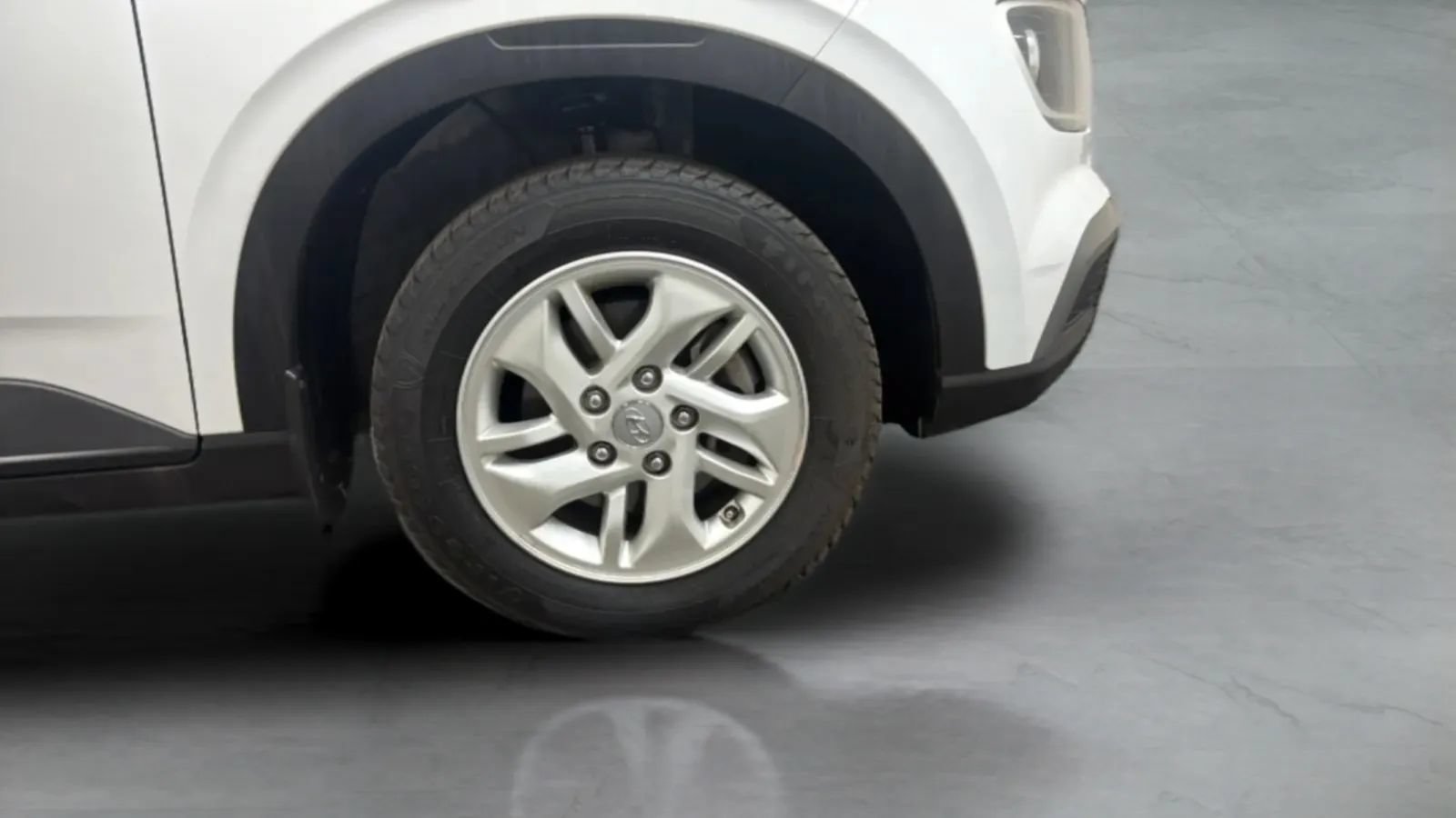 Used 2021 Hyundai Venue SE w/ Cargo Package FWD image 24