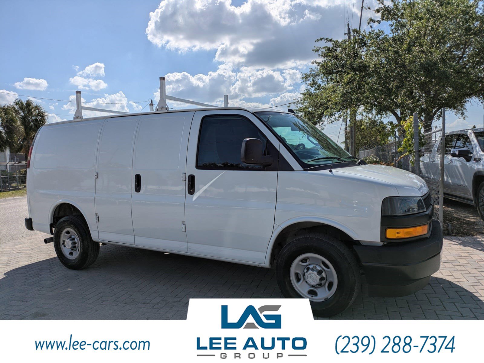 Used 2018 Chevrolet Express 2500 image 1