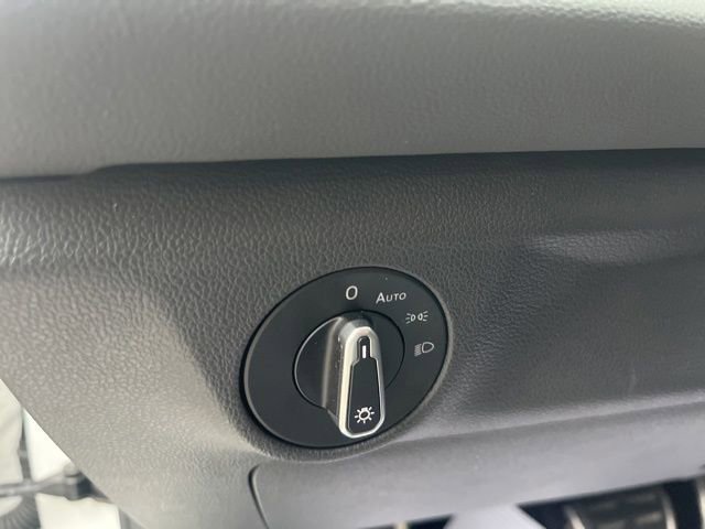 Certified 2025 Volkswagen Jetta Sport image 13