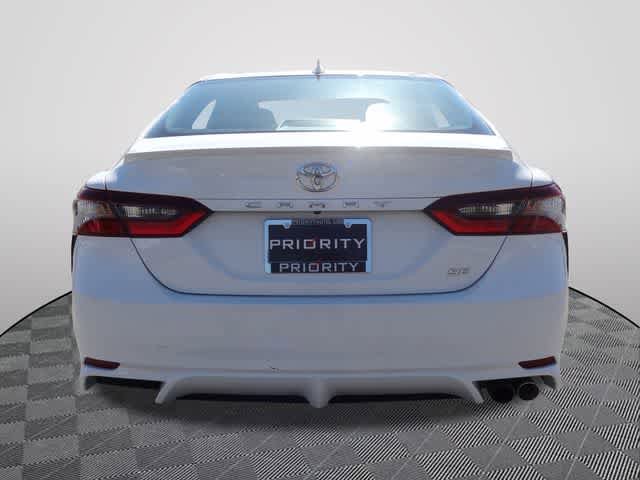 Used 2024 Toyota Camry SE FWD image 3