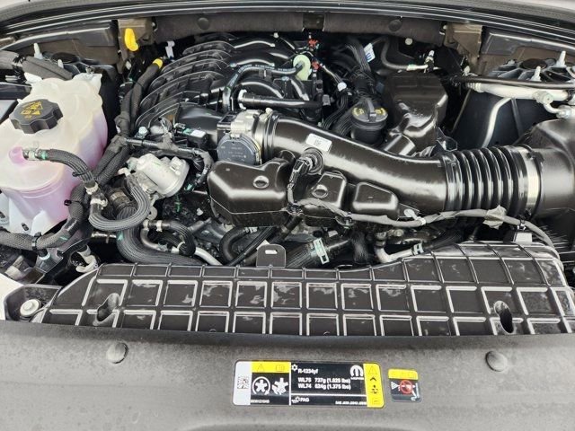 Used 2025 Jeep Grand Cherokee Limited image 31