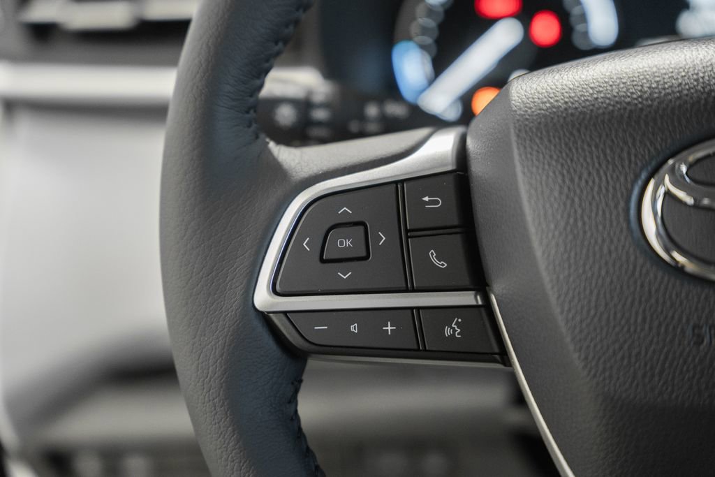 New 2026 Toyota Sienna XLE AWD/4WD image 30