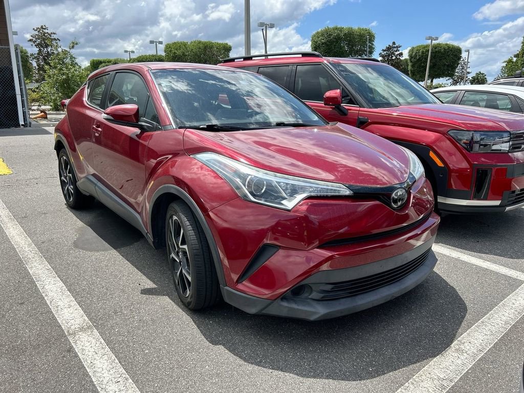 Used 2019 Toyota C-HR XLE image 6