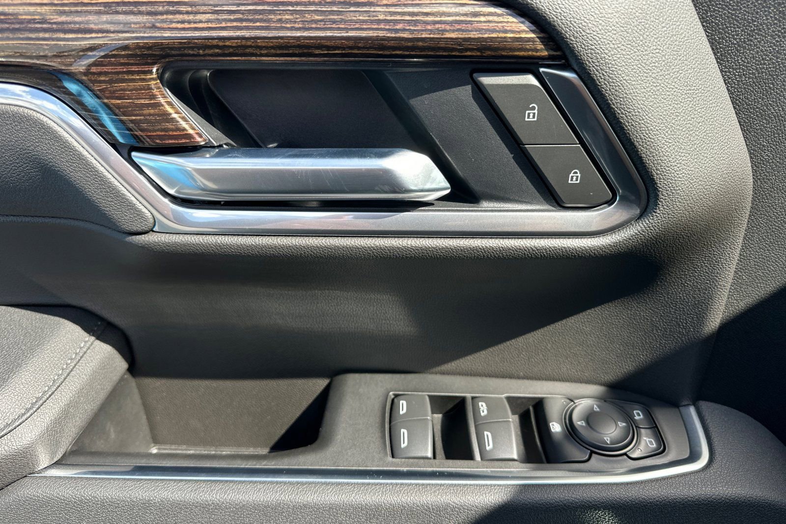 New 2026 GMC Sierra 1500 Elevation w/ Elevation Premium Package image 9