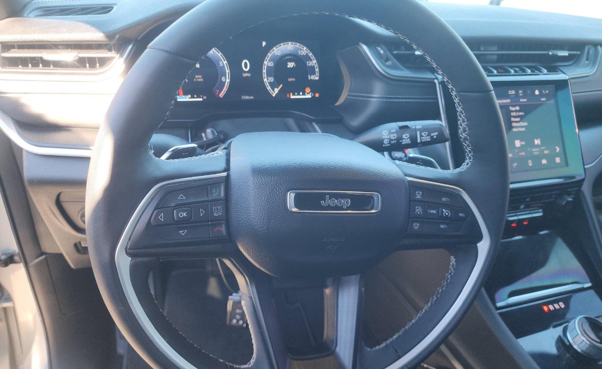 Used 2025 Jeep Grand Cherokee L Altitude w/ Trailer Tow Package image 8