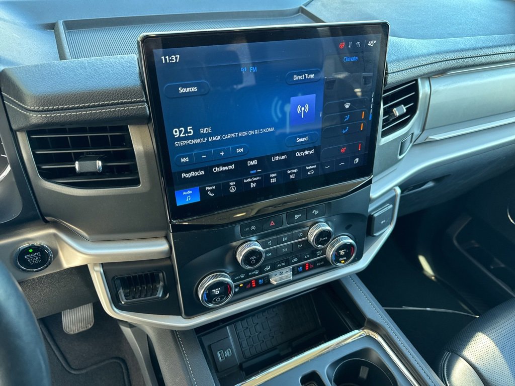 Used 2023 Ford Expedition XLT image 11