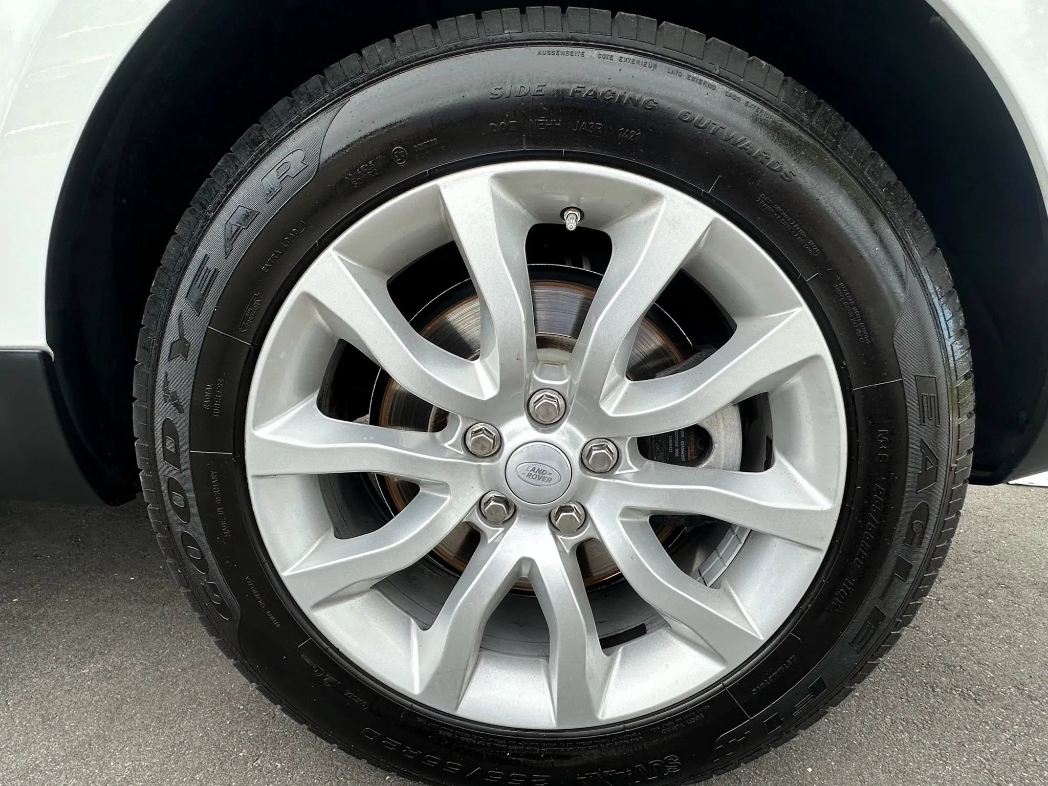 Used 2015 Land Rover Range Rover Sport AWD/4WD image 11
