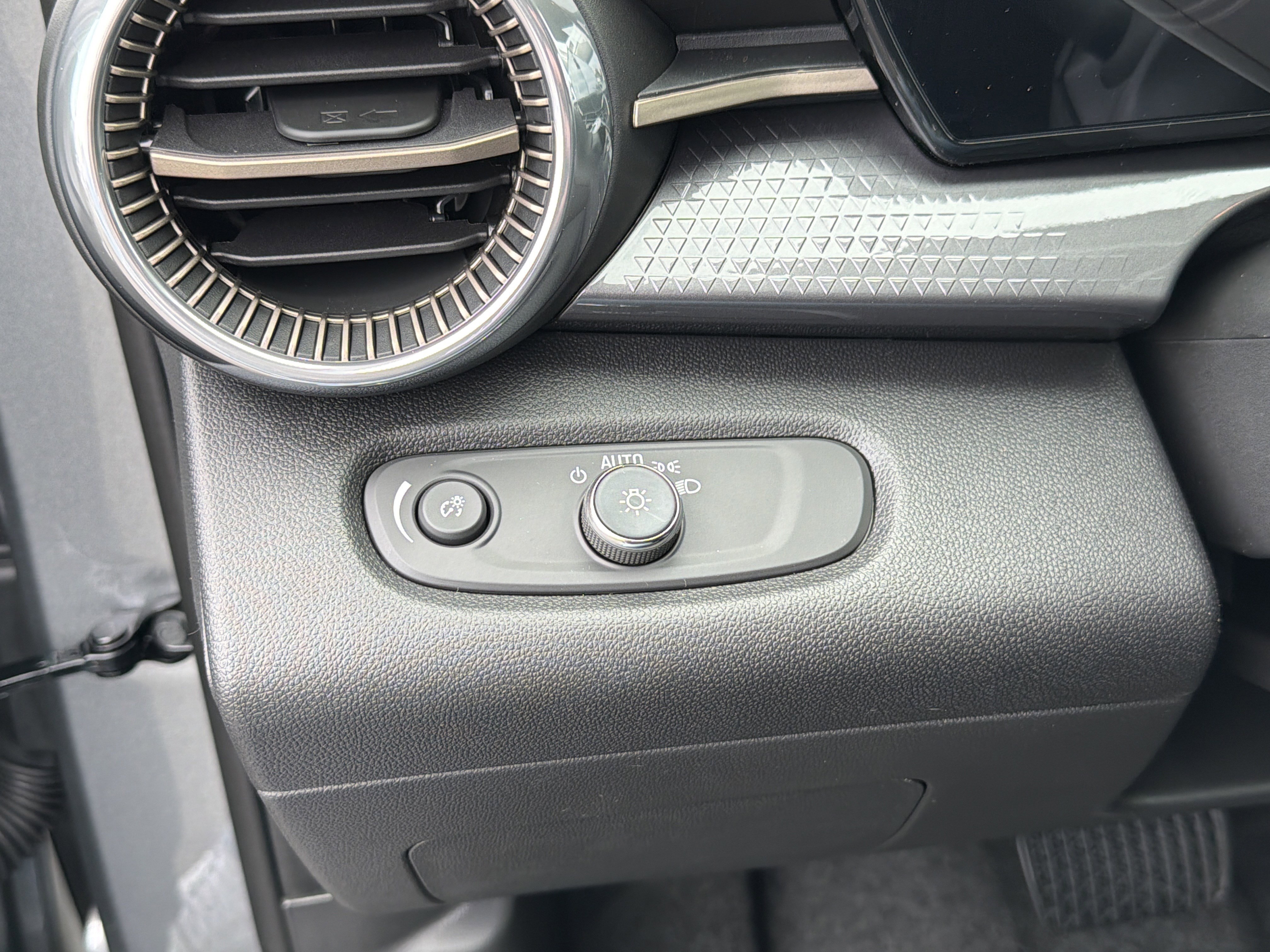 New 2026 Chevrolet Trax ACTIV image 15