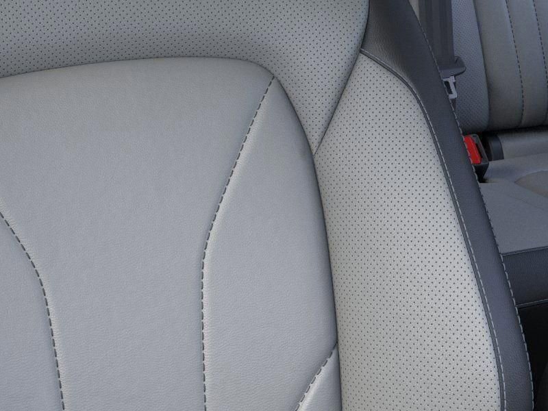 New 2025 Ford Escape SE w/ PHEV Premium Package FWD image 16