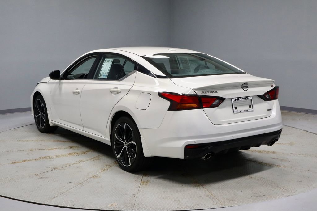 Used 2024 Nissan Altima 2.5 SR AWD/4WD image 9