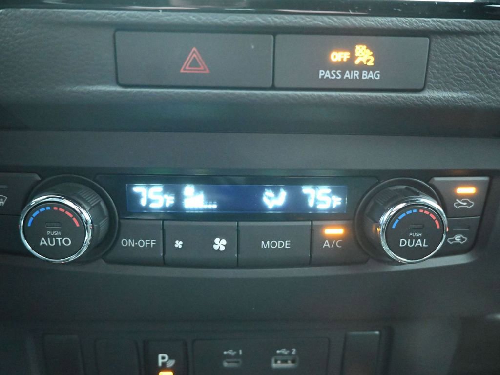 Used 2023 Nissan Frontier PRO-4X w/ Technology Package image 16