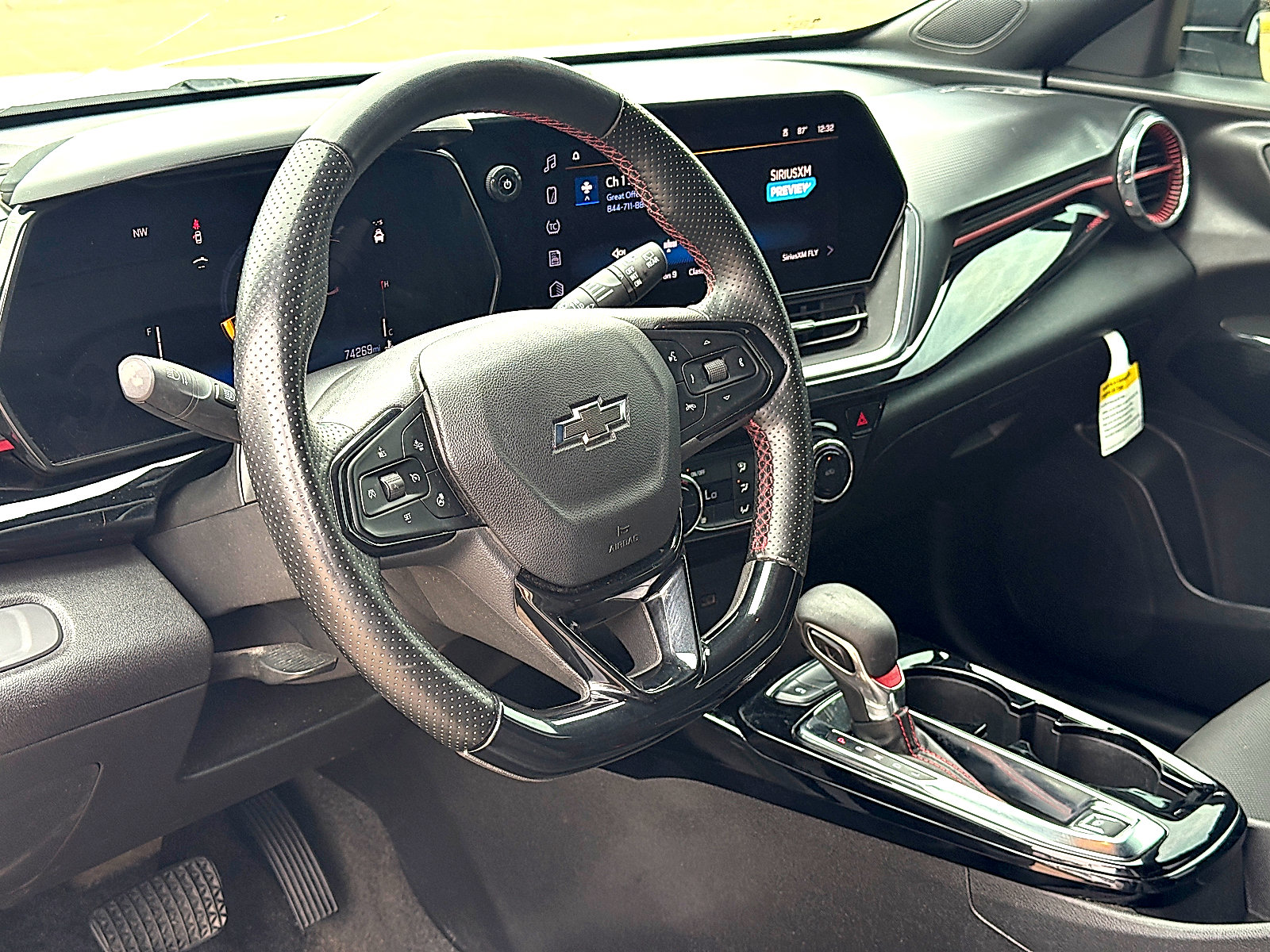 Used 2025 Chevrolet Trax RS w/ Driver Confidence Package FWD image 12