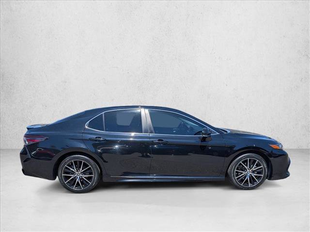 Used 2023 Toyota Camry SE FWD video 4