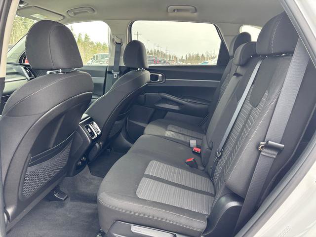 Certified 2023 Kia Sorento LX image 12