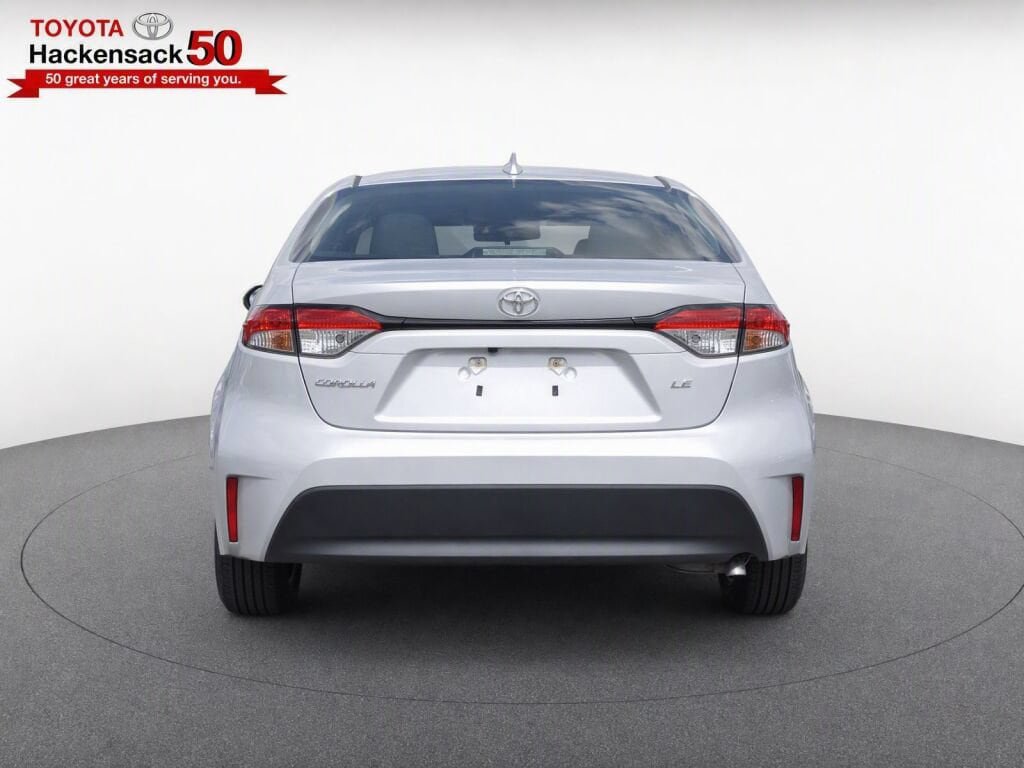 Used 2025 Toyota Corolla LE FWD image 7