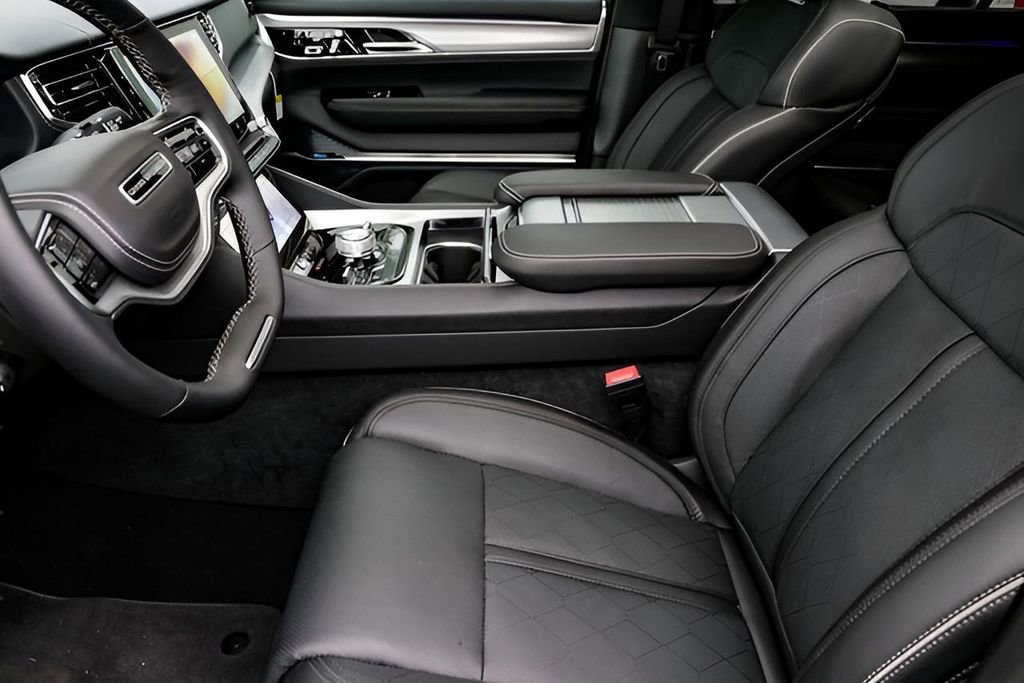 Used 2023 Jeep Grand Wagoneer L Series II w/ Premium Group II image 7