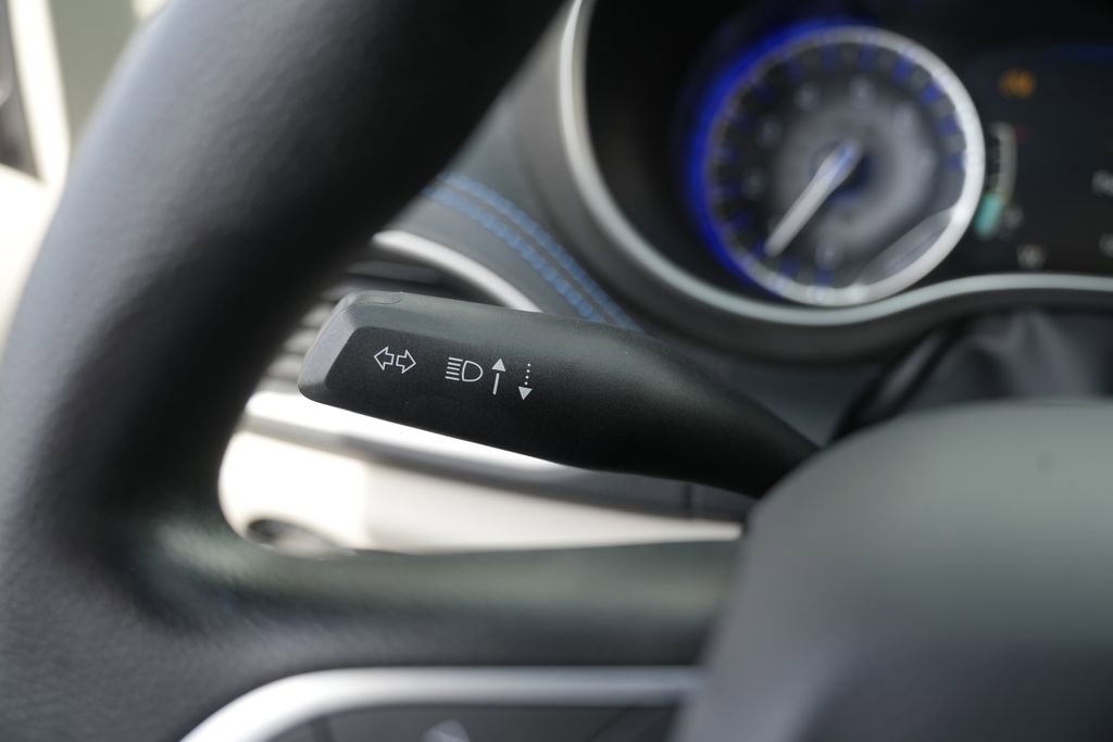 Used 2021 Chrysler Pacifica Touring image 39