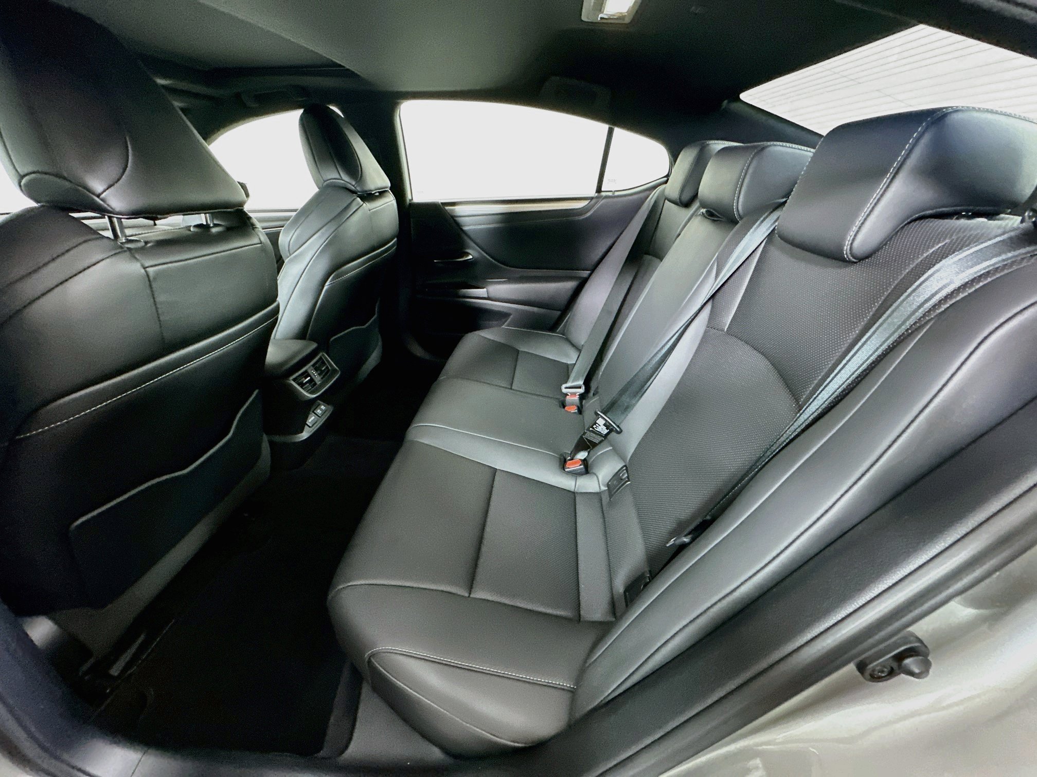 Used 2020 Lexus ES 350 F Sport w/ Accessory Package 2 FWD image 26