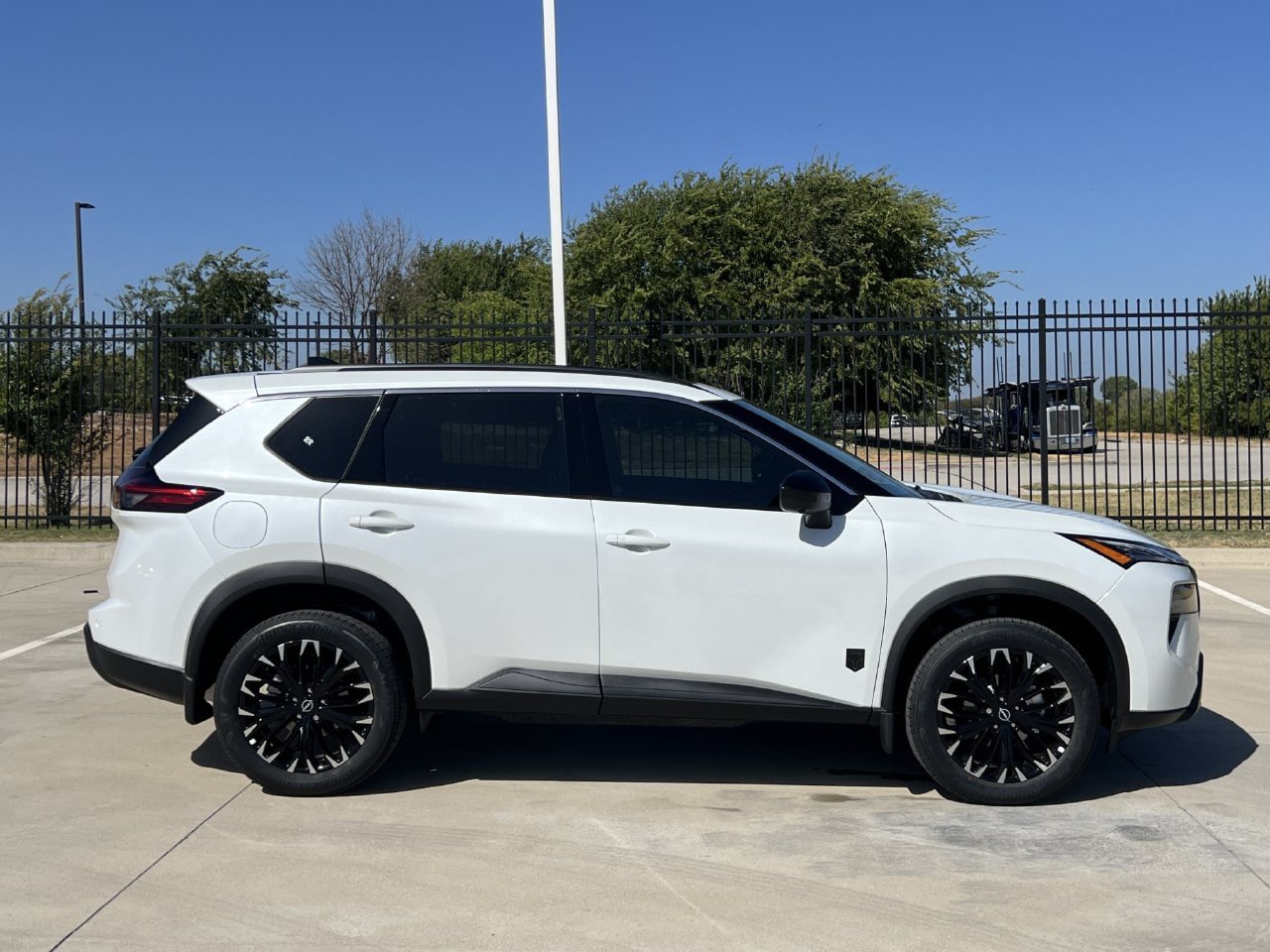 New 2026 Nissan Rogue Dark Armor AWD/4WD image 3