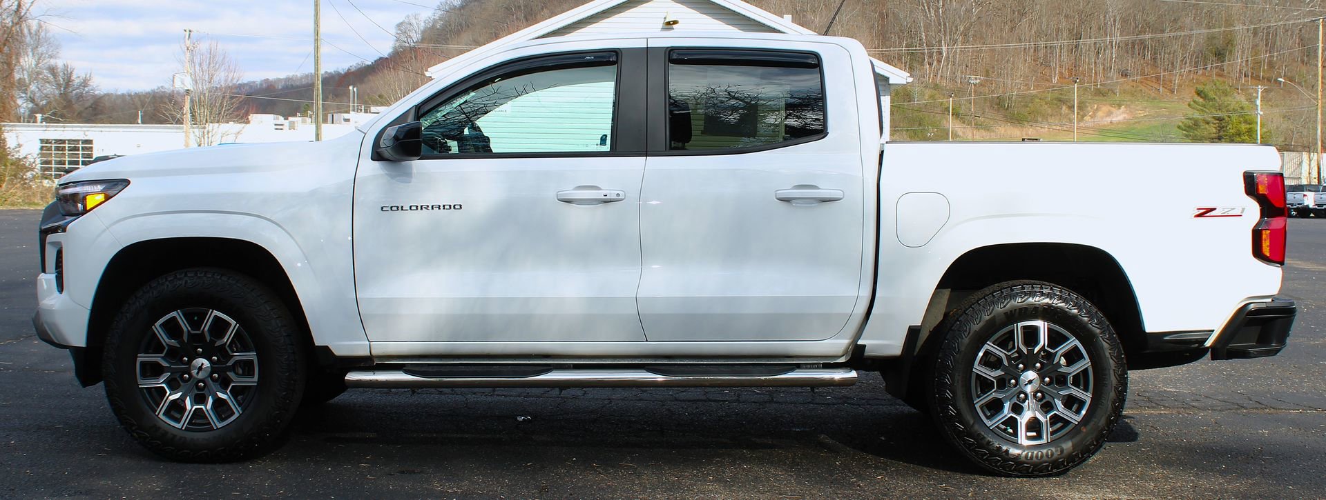 Used 2024 Chevrolet Colorado Z71 w/ Z71 Convenience Package 2 image 10