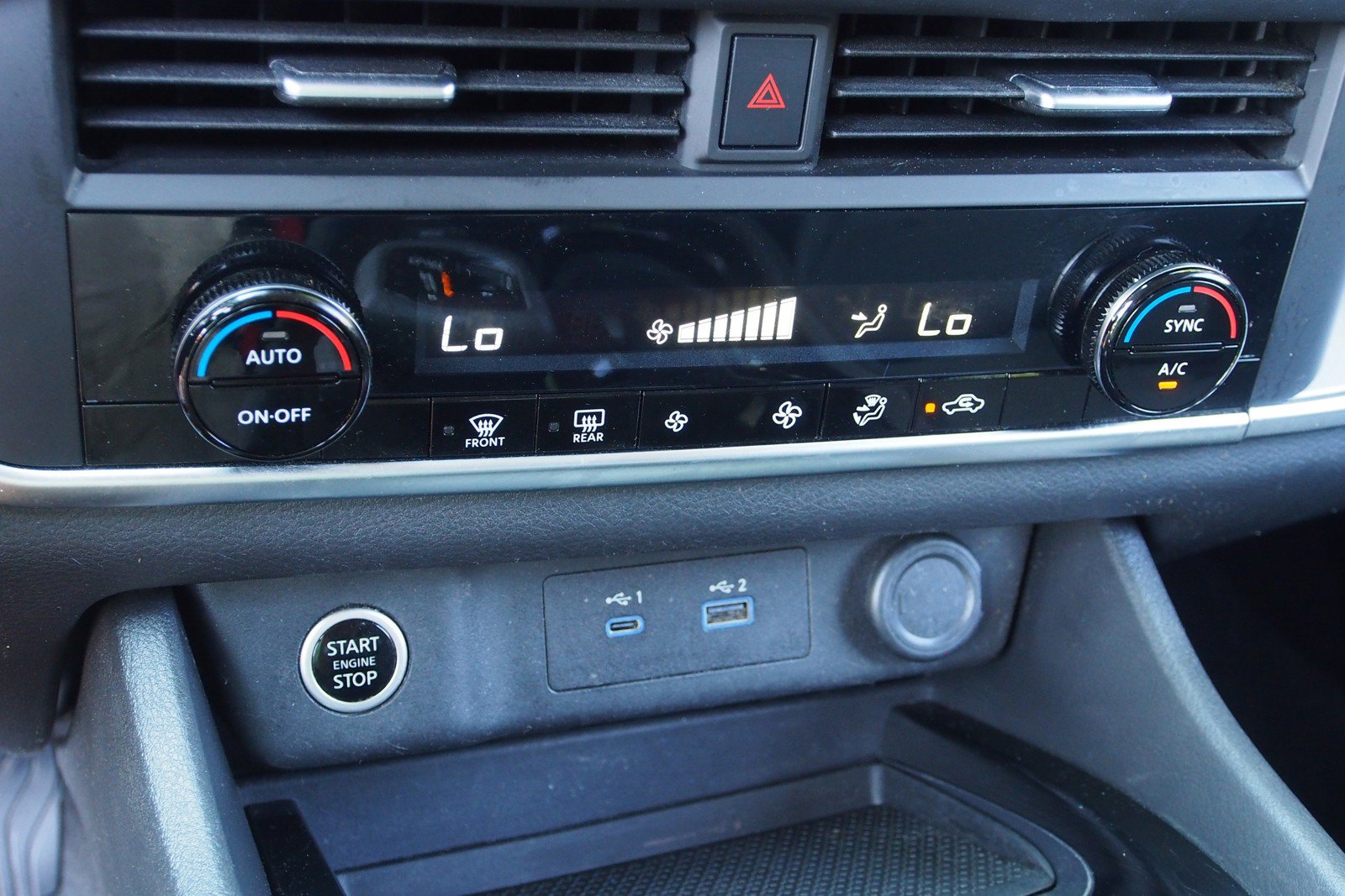 Used 2023 Nissan Rogue SV FWD image 25