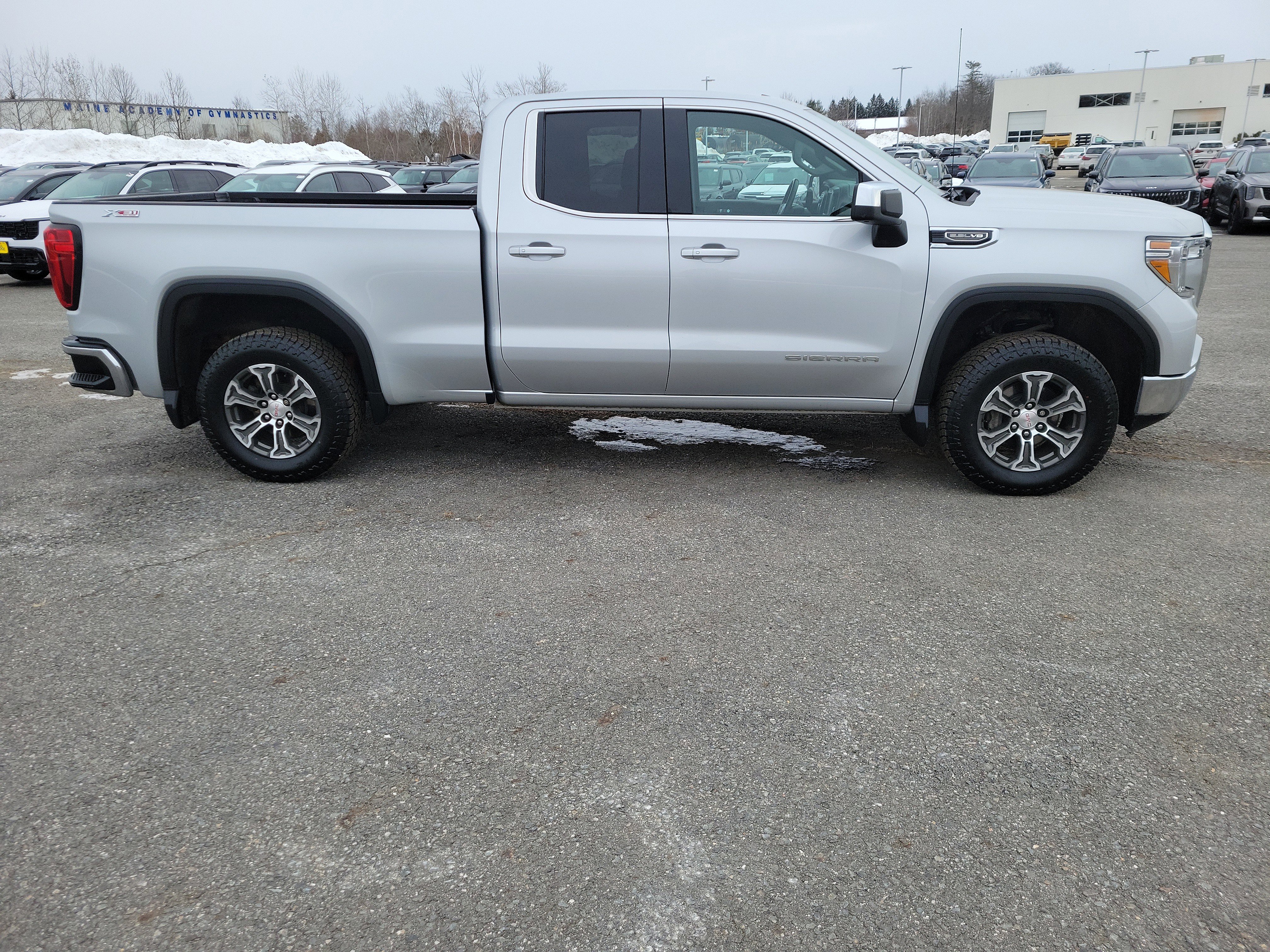 Used 2021 GMC Sierra 1500 SLE w/ X31 Off-Road Package image 4